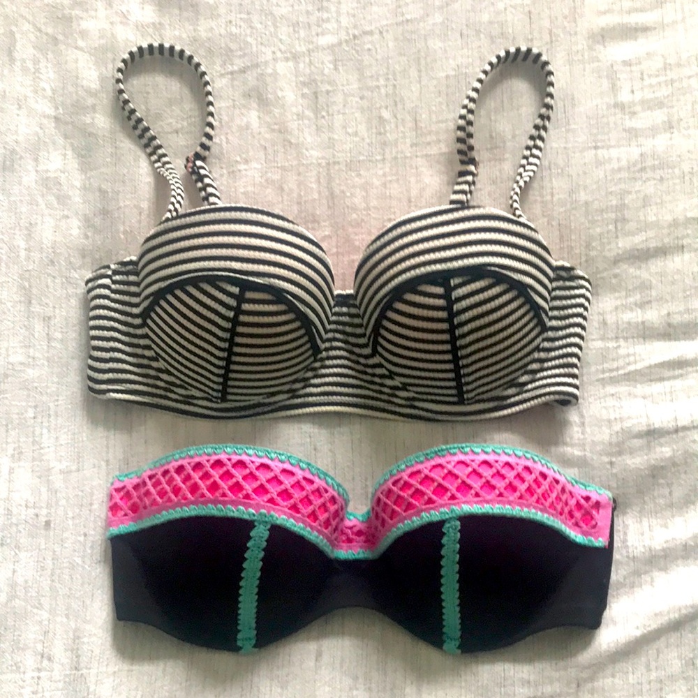 Set of 2 bikini tops